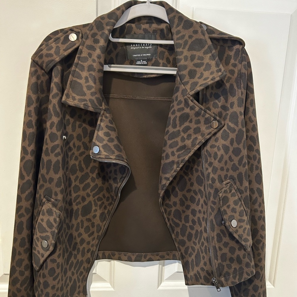 Small leopard print suede blazer